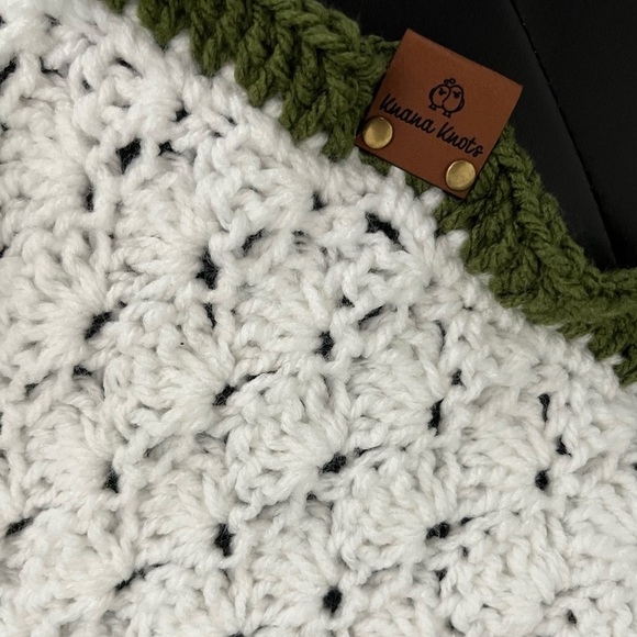 NWT KNANA KNOTS, Baby Lovey, Security Blanket. Forrest Green and White. Crochet - Picture 2 of 3